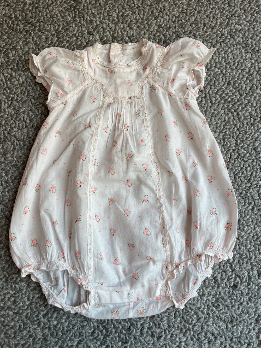 Bonpoint White Bubble Romper with Pink Floral Print NEW
